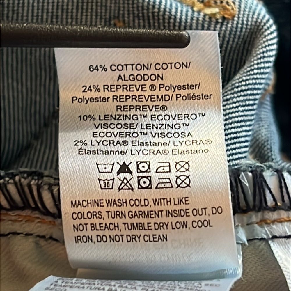 Lucky Brand Low Ride Flare Jeans. Size 14/32R - Picture 14 of 15